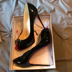 Christian Louboutin size 40.5 (9 1/2) New Very Prive 120 Patent in red/black